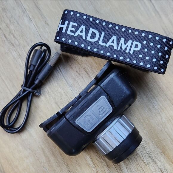 🔹️NIB Black Rechargeable Zooming Sensor Activated Water Resistant LED Headlamp - Picture 7 of 10
